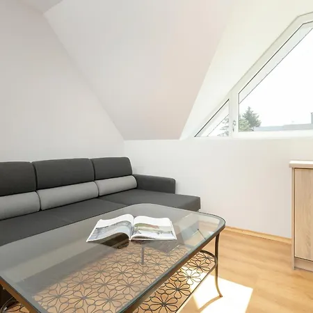 Stylowe Na Wybrzezu Niedaleko Plazy W Chlapowie By Renters