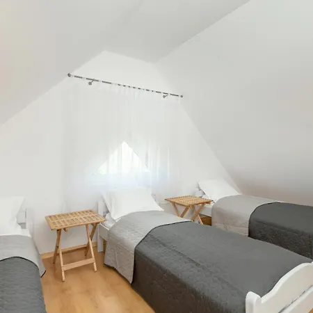 Stylowe Na Wybrzezu Niedaleko Plazy W Chlapowie By Renters