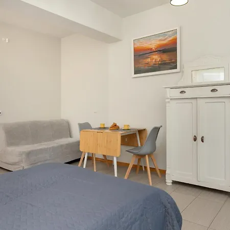 Stylowe Na Wybrzezu Niedaleko Plazy W Chlapowie By Renters