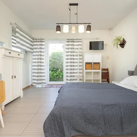 Stylowe Na Wybrzezu Niedaleko Plazy W Chlapowie By Renters *