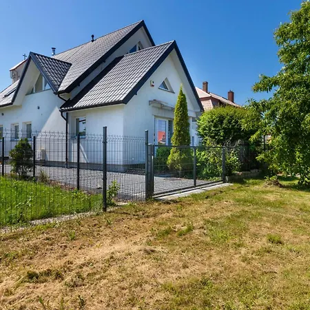 Stylowe Na Wybrzezu Niedaleko Plazy W Chlapowie By Renters *