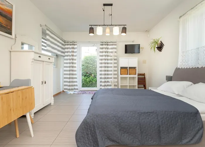 Stylowe Na Wybrzezu Niedaleko Plazy W Chlapowie By Renters *